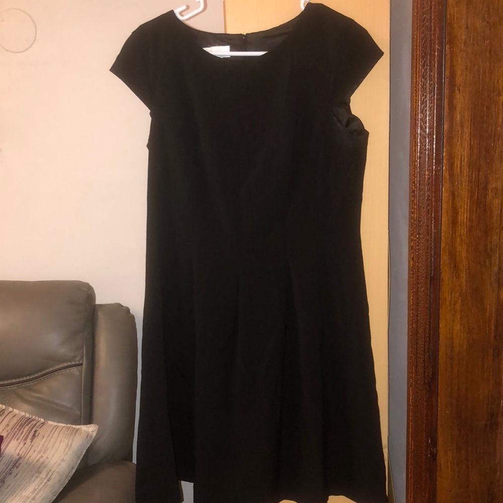 Women’s cap sleeve short dress
